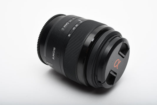 Sony DT 18-55mm f3.5-5.6 II zoom lens, Caps, Stiff zoom, still great
