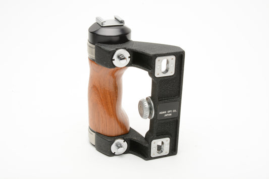 Asahi Pentax genuine wood hand grip for 6x7 67 II cameras, Mint-