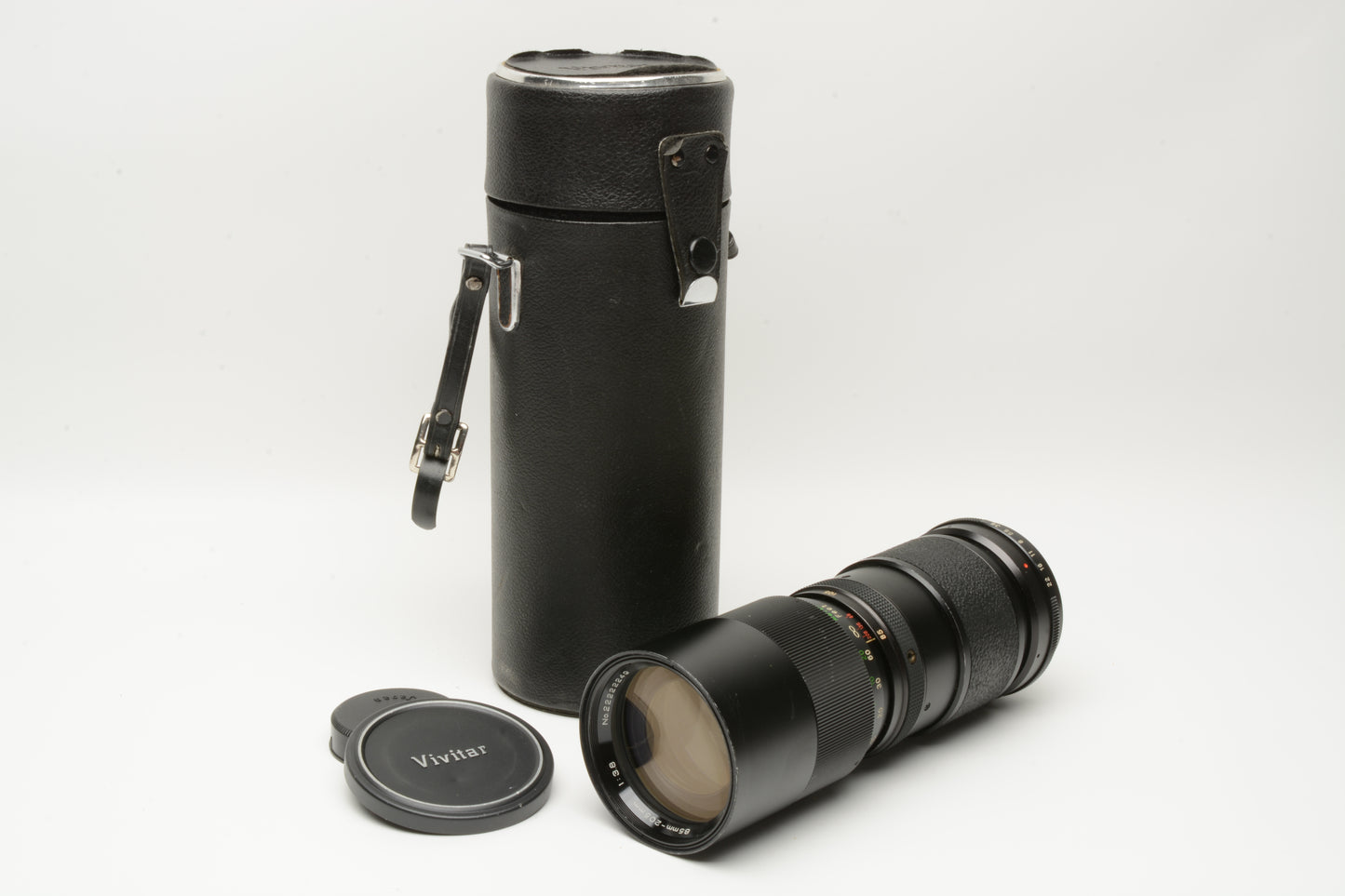 Vivitar 85-205mm f3.8 Telephoto zoom lens w/M42 mount, caps, case, clean