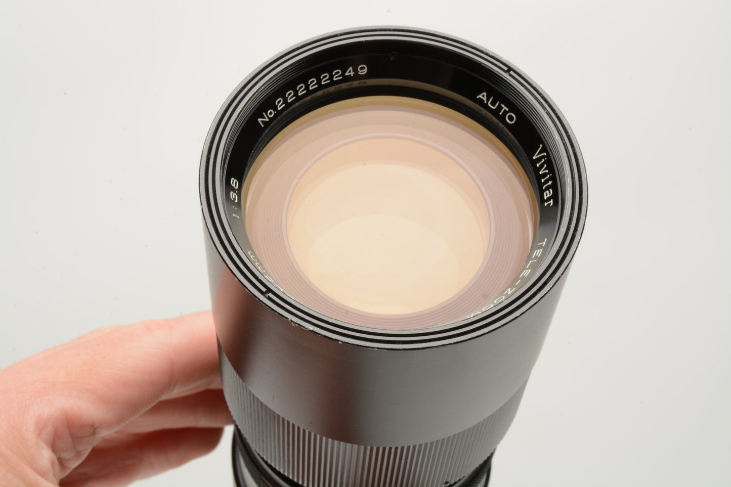 Vivitar 85-205mm f3.8 Telephoto zoom lens w/M42 mount, caps, case, clean