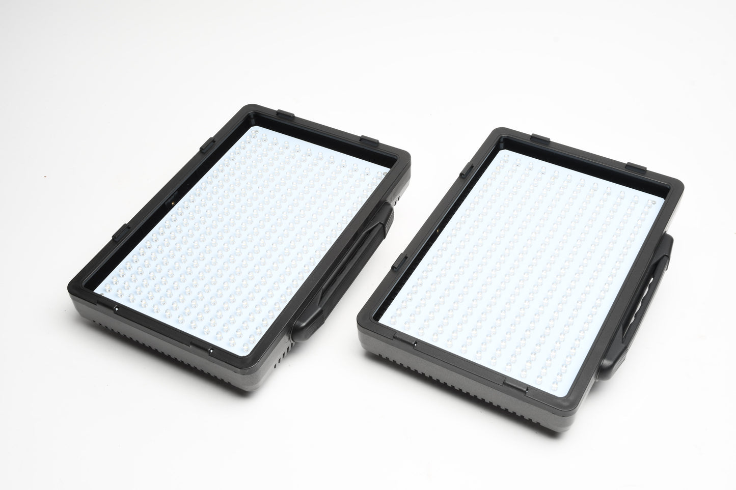 2X Bescor LED-300 Light Kit, Stands, Case, Nice!