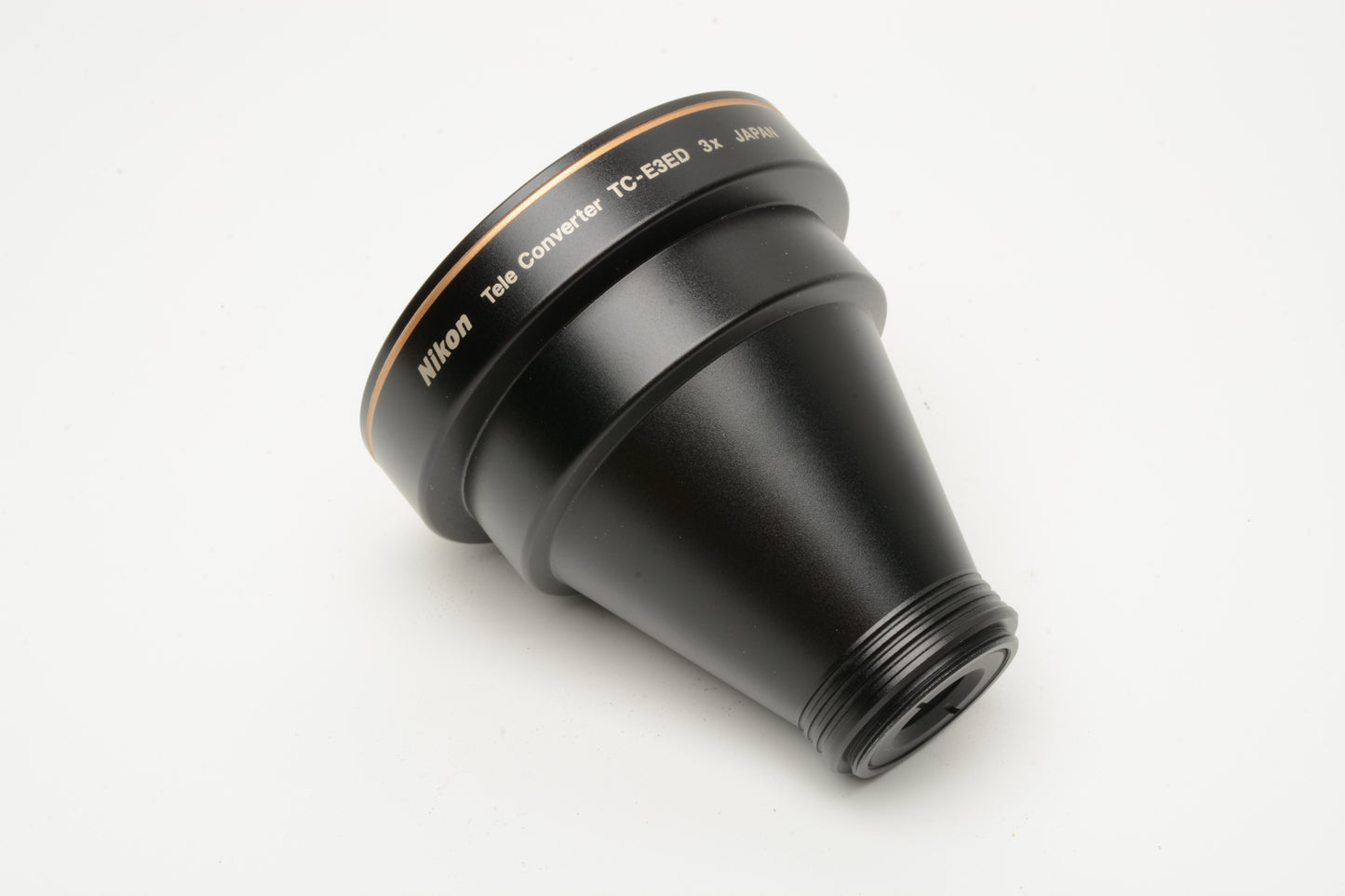 Nikon TC-E3ED 3X Tele converter lens w/Caps and pouch, Mint