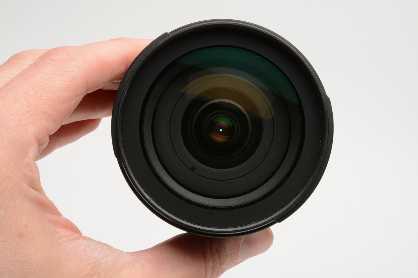 Nikon AF-S Nikkor 18-70mm f3.5-4.5G ED DX IF w/caps, hood, UV, works great