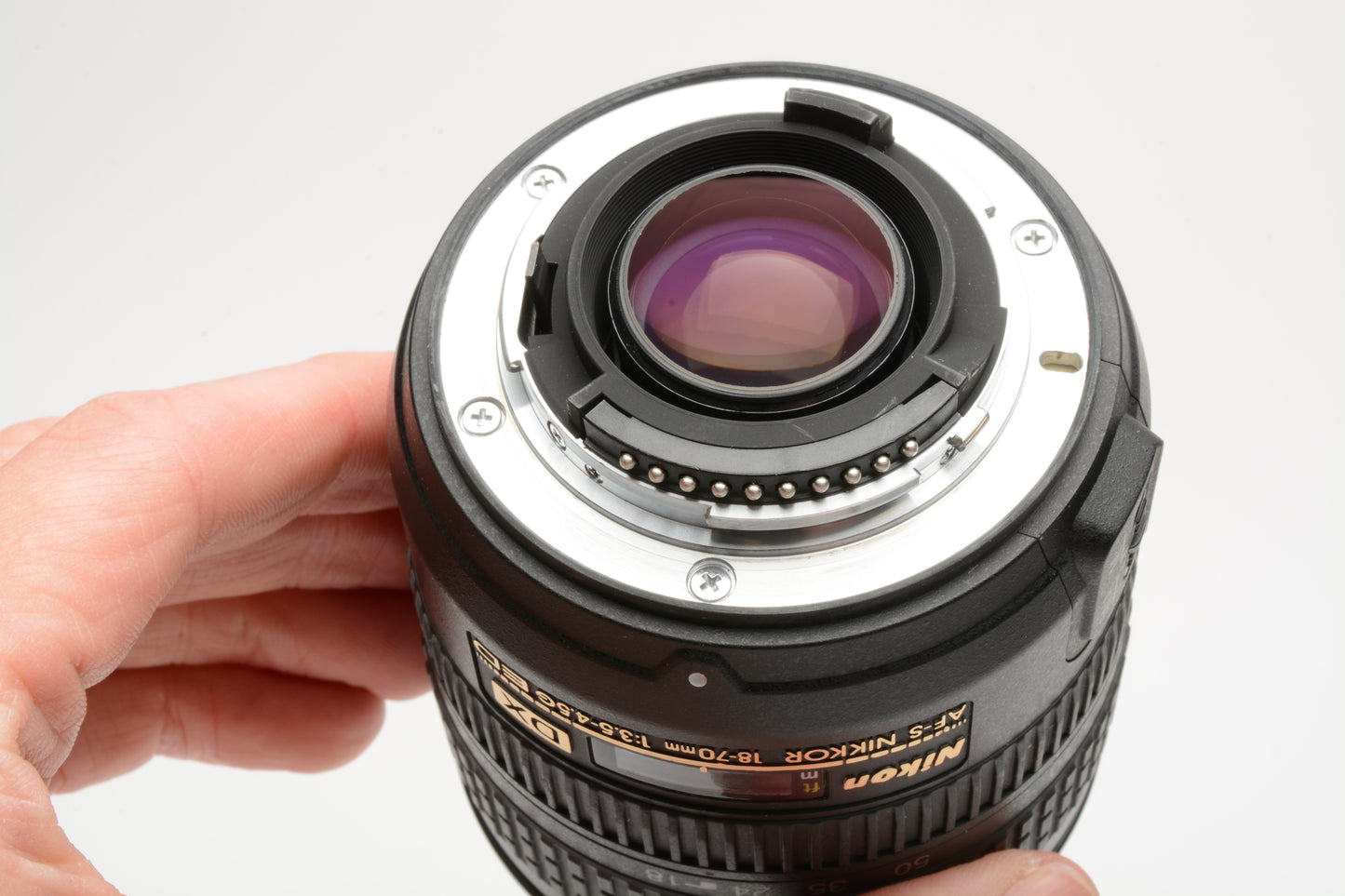 Nikon AF-S Nikkor 18-70mm f3.5-4.5G ED DX IF w/caps, hood, UV, works great