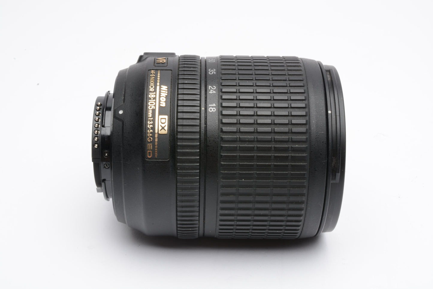 Nikon AF-S 18-105mm f3.5-5.6G ED DX VR zoom lens, hood, caps