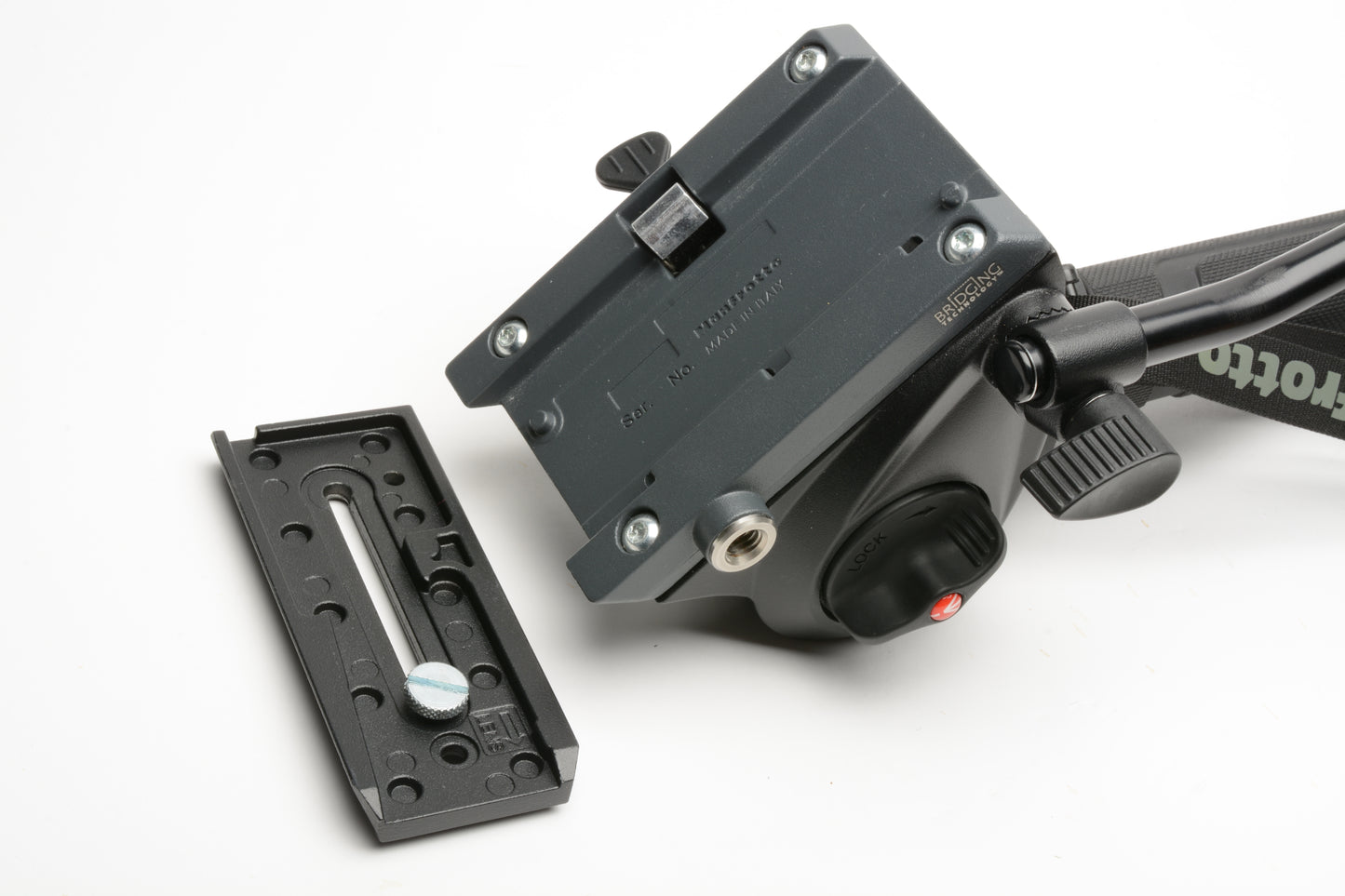 Manfrotto MVMXPROC5US Carbon Fiber XPRO Video Monopod w/MVH500AH Head