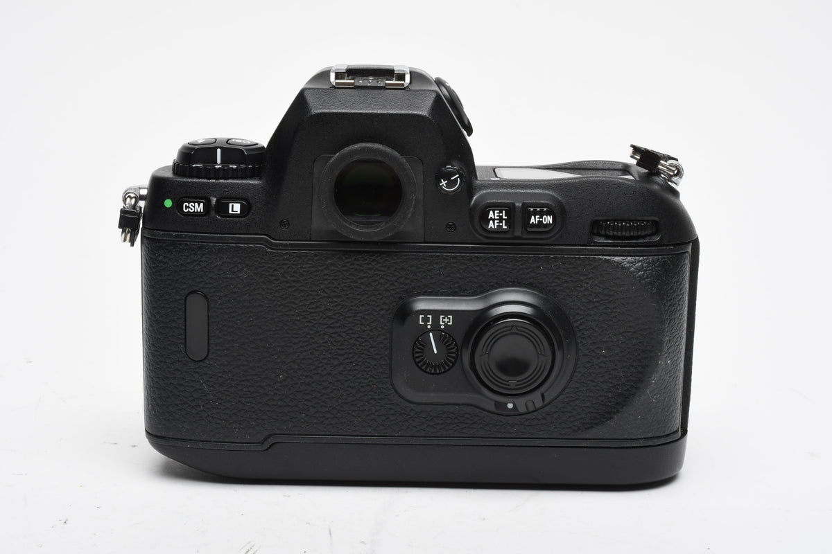 Nikon F100 35mm SLR body, Very Clean, Fully tested, Mint-