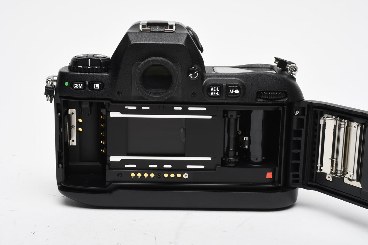 Nikon F100 35mm SLR body, Very Clean, Fully tested, Mint-