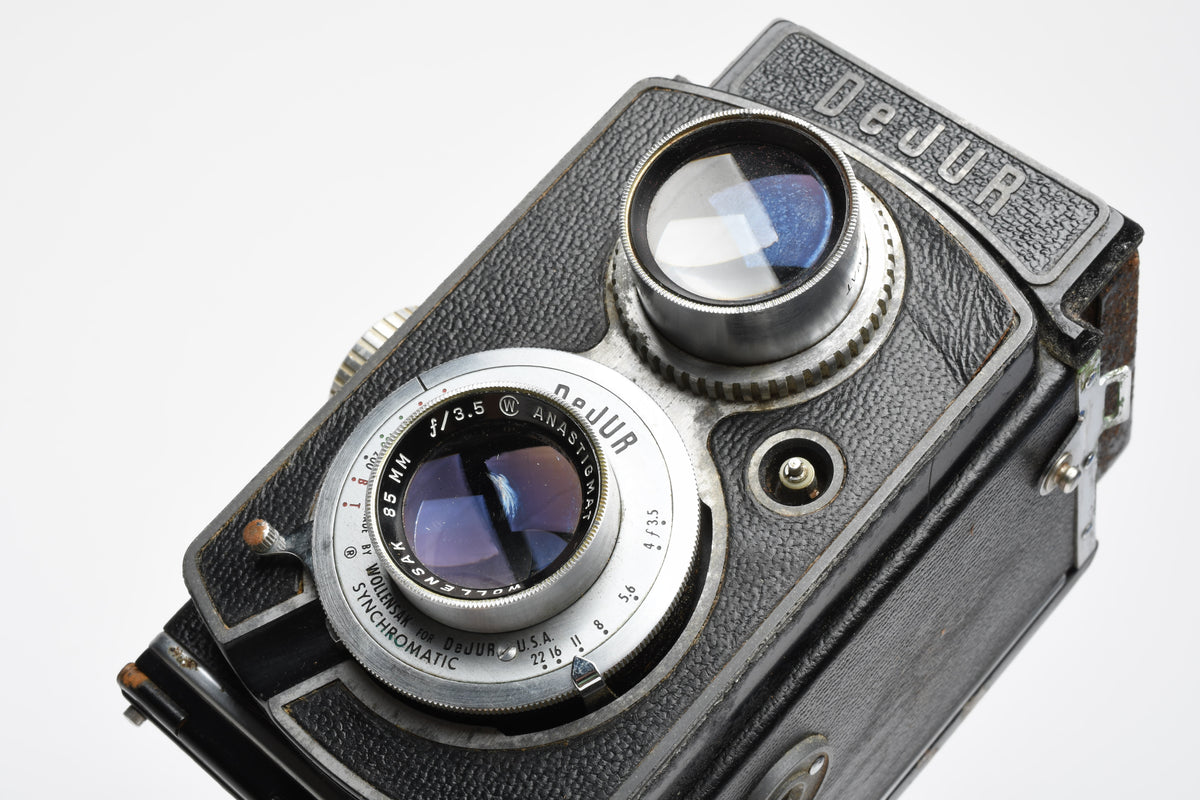 Dejur TLR 120 camera w/85mm f3.5 lens, case+strap, works! tested
