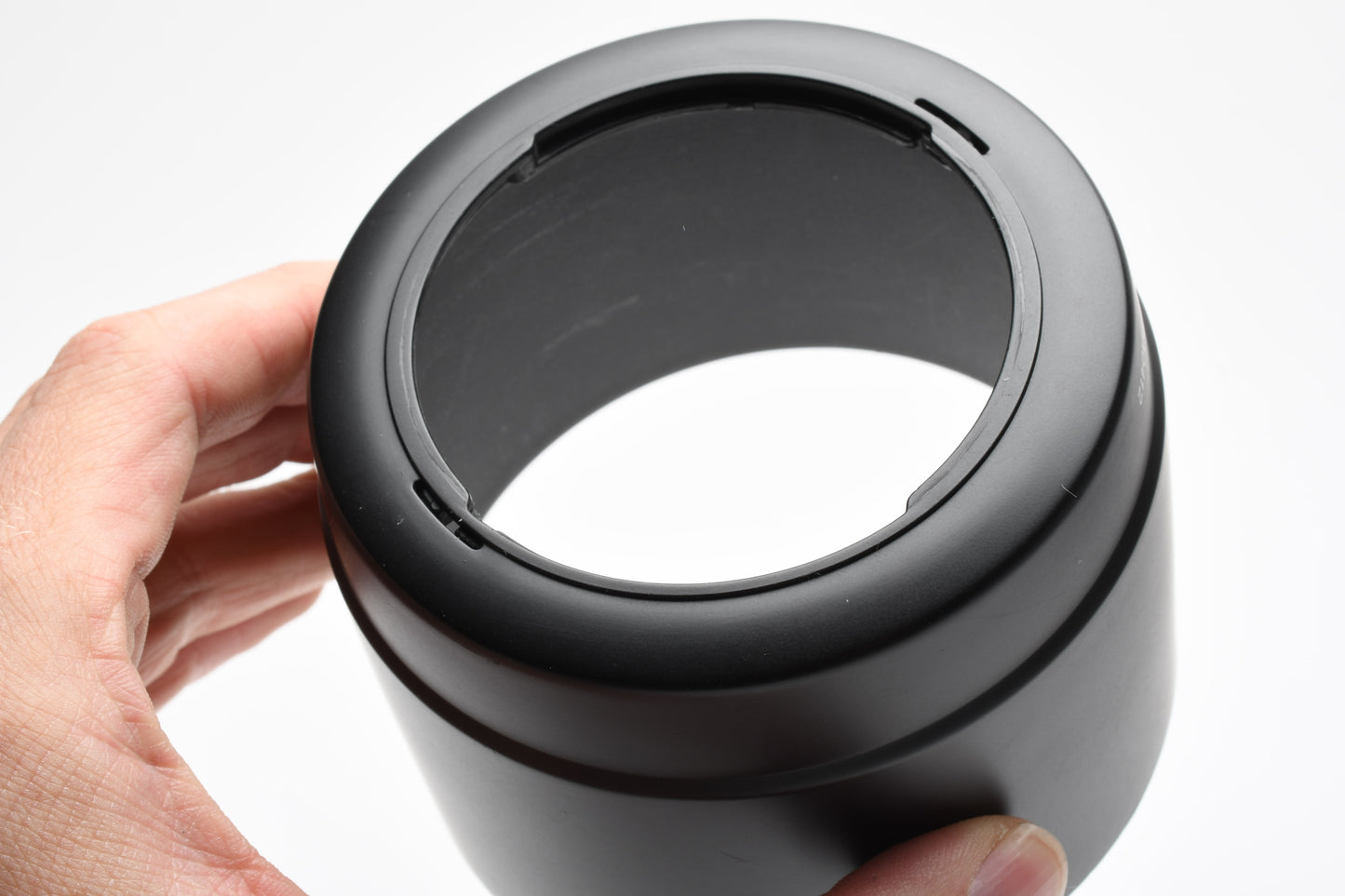 Vello LHC-ET-65B Lens Hood for Canon EF 70-300mm f4.5-5.6 IS USM DO lens