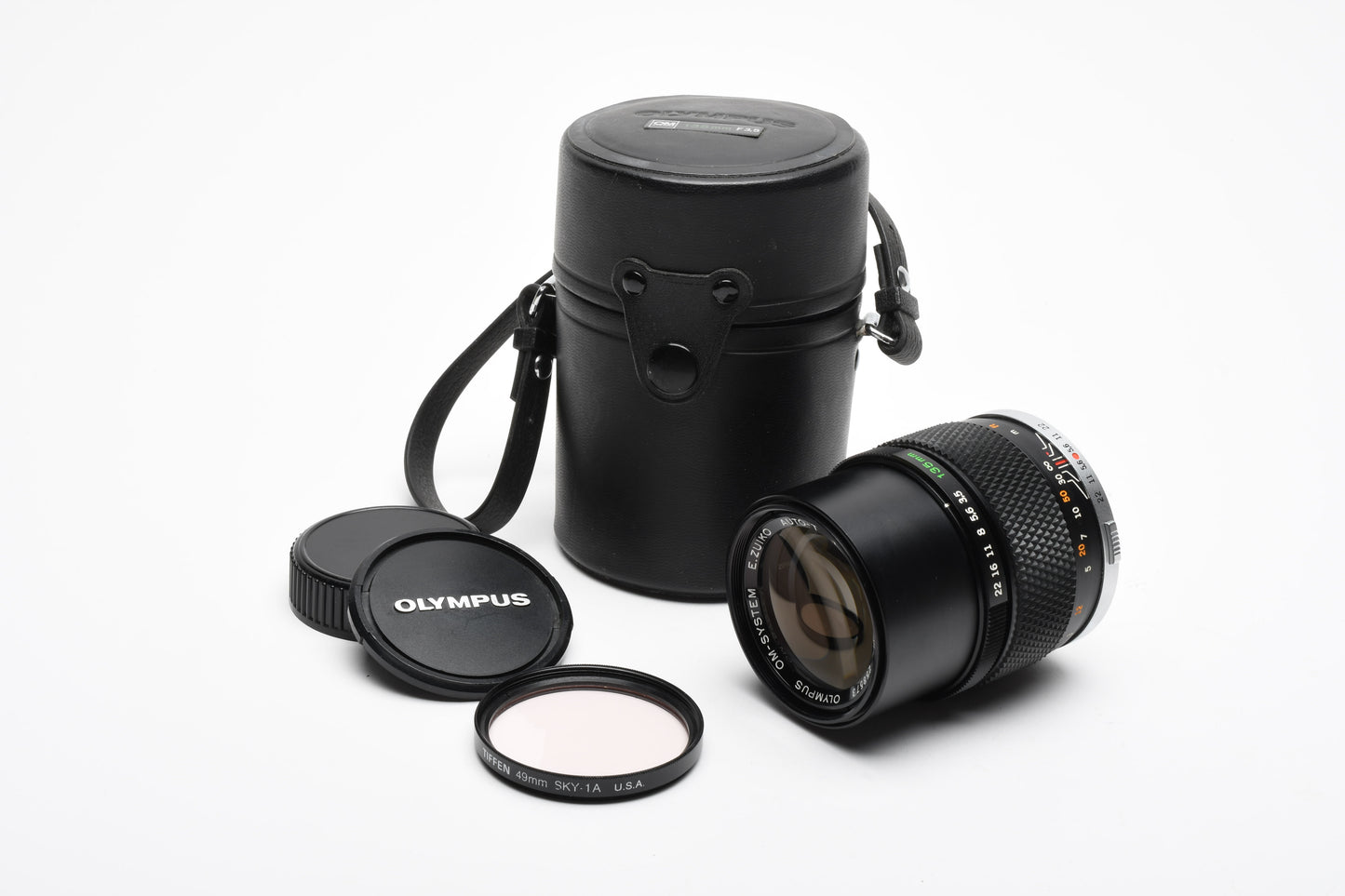 Olympus OM Zuiko 135mm f3.5 Portrait lens, Caps+Case+Sky, Great!