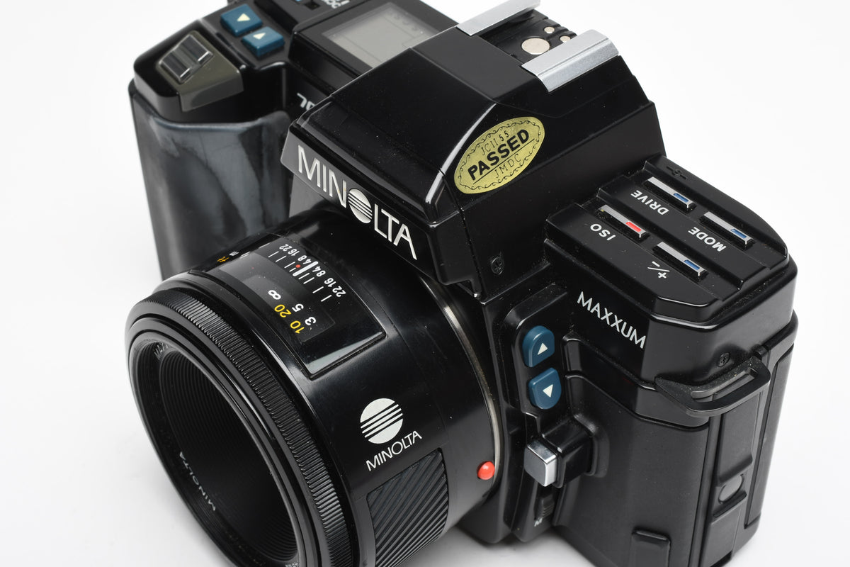 Minolta Maxxum 7000 35mm SLR w/50mm f1.7, Case, manual, strap, Nice