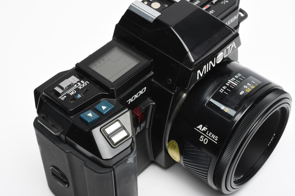 Minolta Maxxum 7000 35mm SLR w/50mm f1.7, Case, manual, strap, Nice
