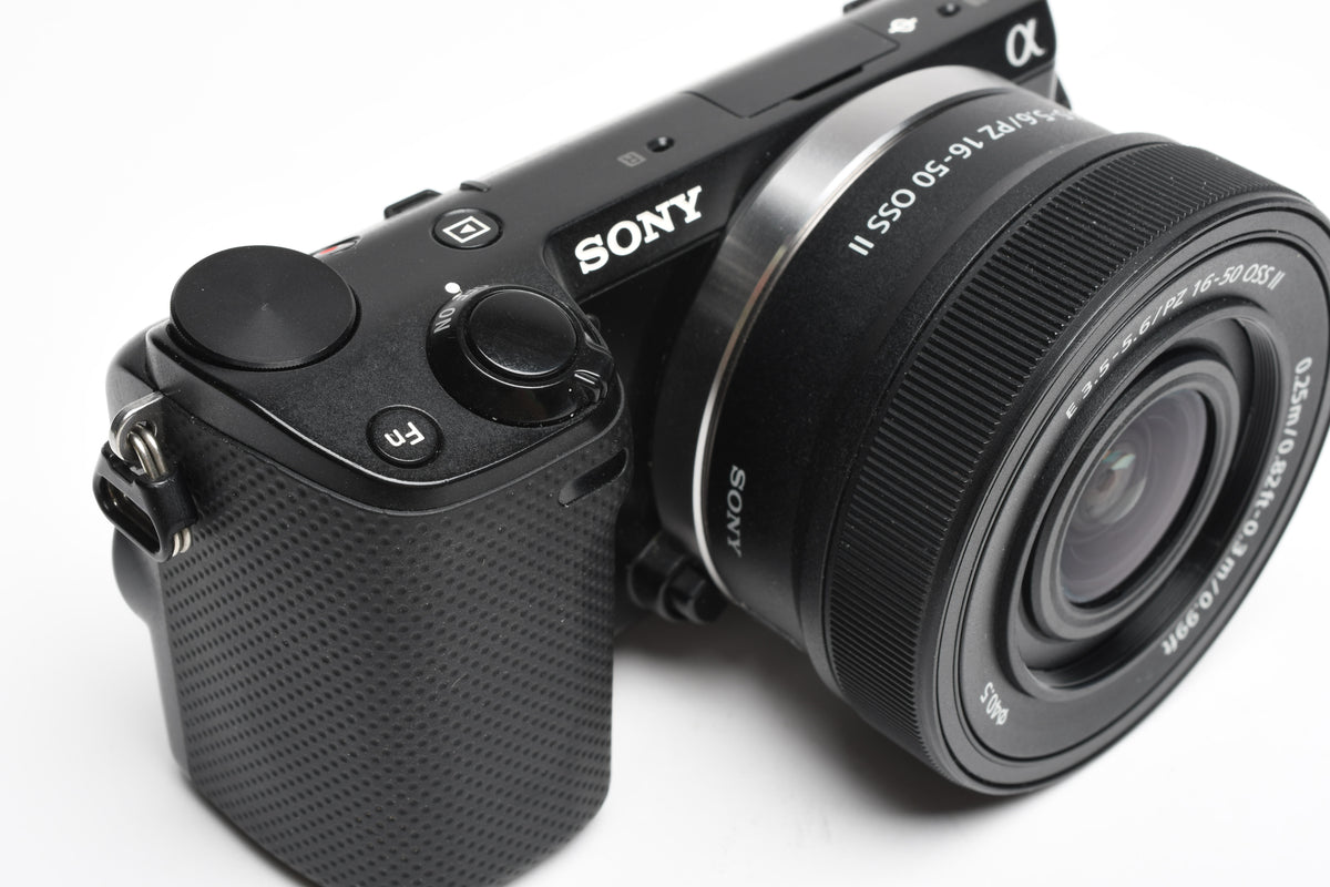 Sony NEX-5r Compact digital w/16-50mm OSS II lens, 2Batts, Dual charger, Tested