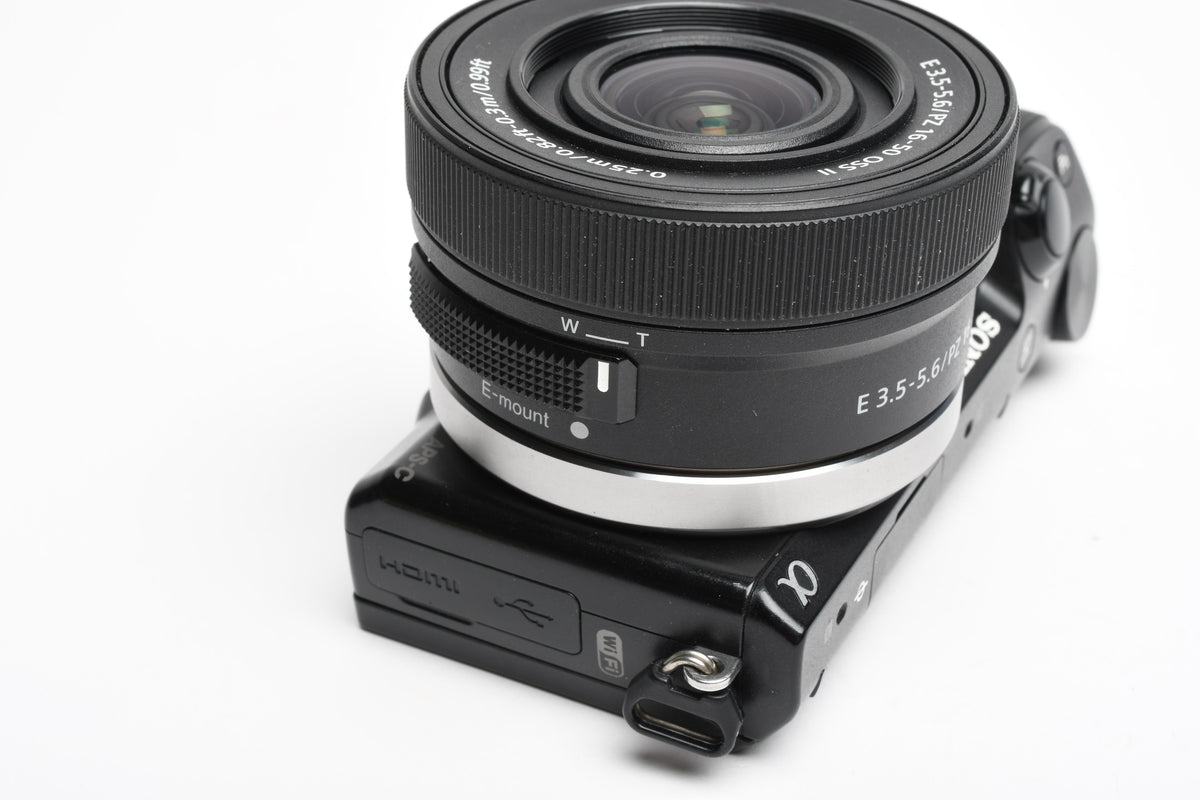 Sony NEX-5r Compact digital w/16-50mm OSS II lens, 2Batts, Dual charger, Tested