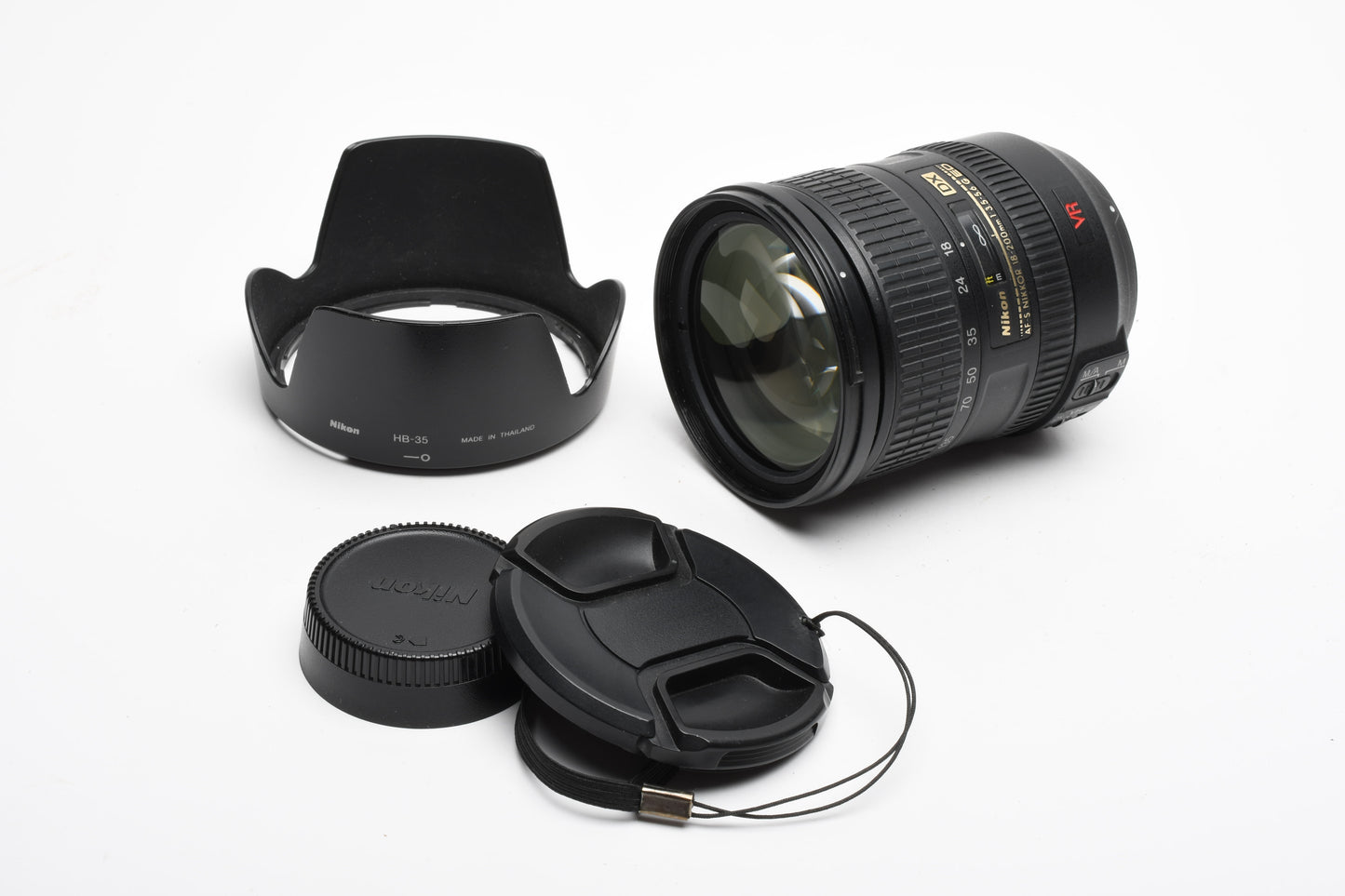 Nikon AF-S Nikkor 18-200mm F3.5-5.6 G ED VR DX zoom lens, clean! +Hood