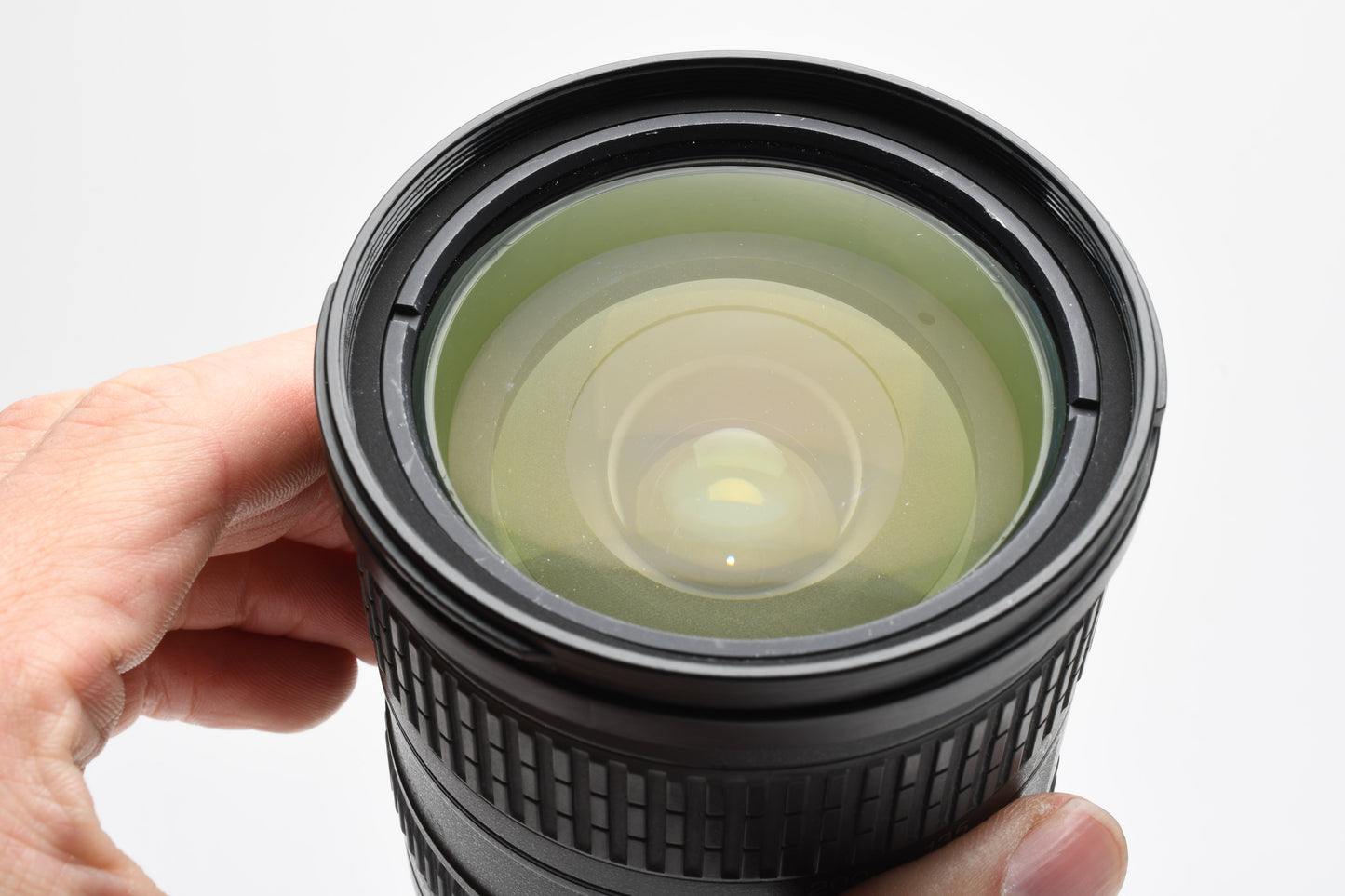 Nikon AF-S Nikkor 18-200mm F3.5-5.6 G ED VR DX zoom lens, clean! +Hood