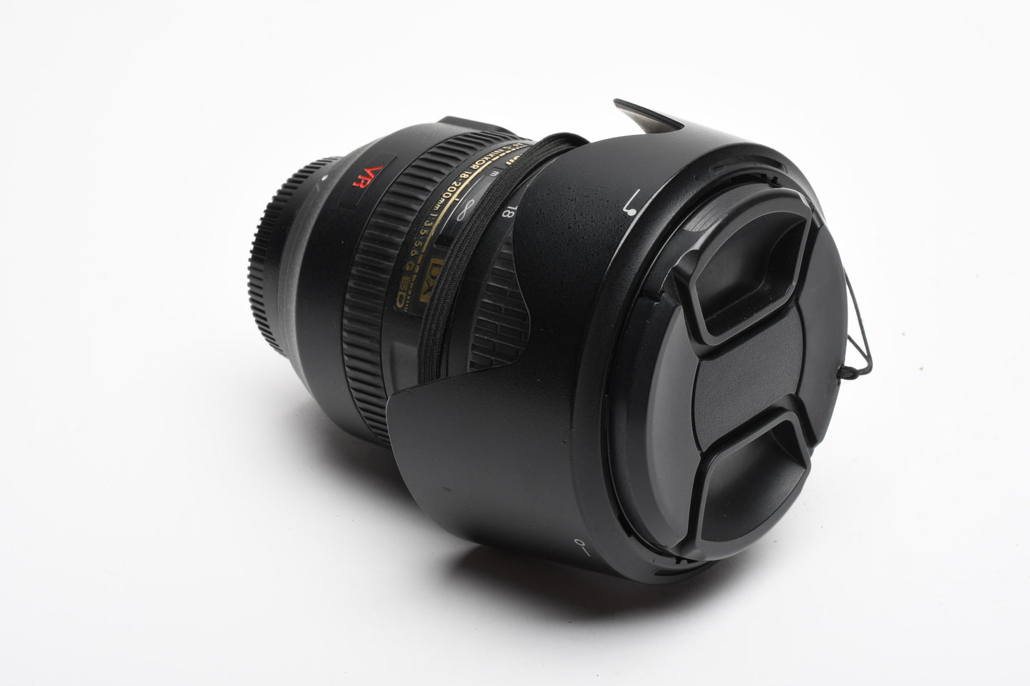 Nikon AF-S Nikkor 18-200mm F3.5-5.6 G ED VR DX zoom lens, clean! +Hood