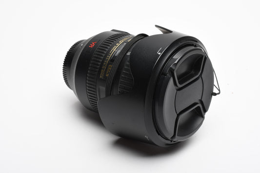 Nikon AF-S Nikkor 18-200mm F3.5-5.6 G ED VR DX zoom lens, clean! +Hood