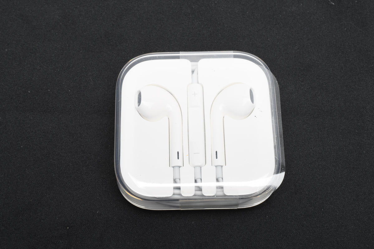 Original Apple EarPods Earbuds Headphone 3.5 mm Jack - White