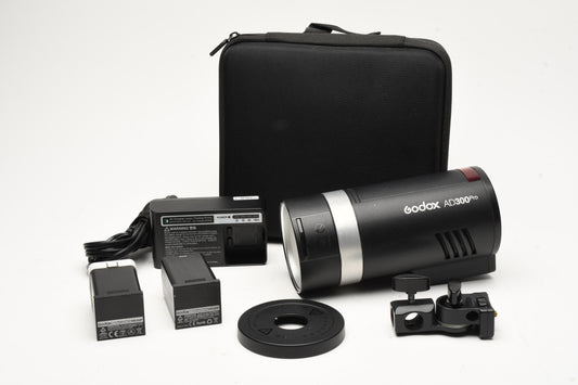 Godox AD300Pro 300Ws 2.4G TTL HSS Light, Case, 2X batts, charger, Tested, Great