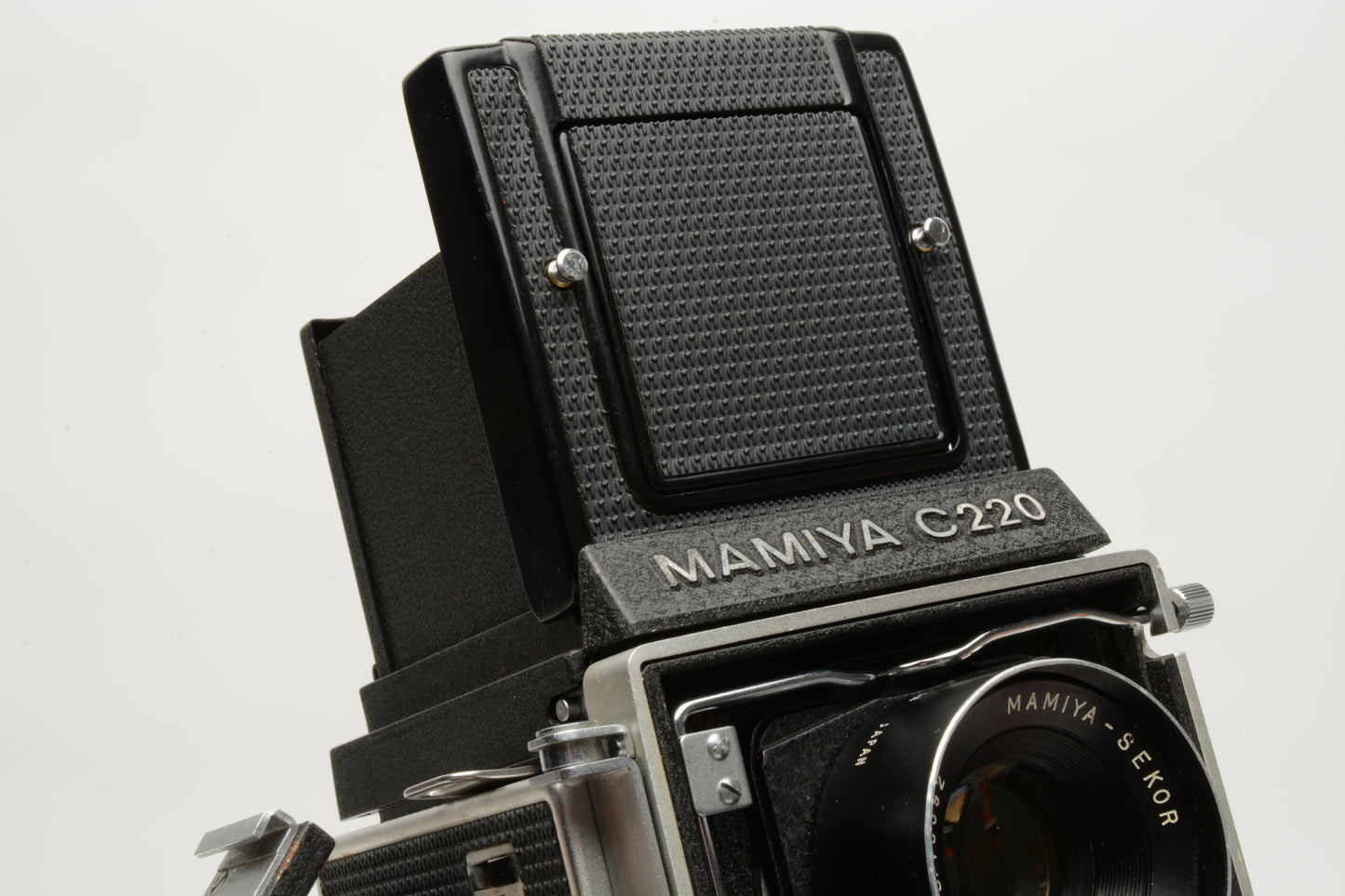 Mamiya C220 Pro TLR w/80mm f3.7 lens, Grip, cap, New seals, Great!