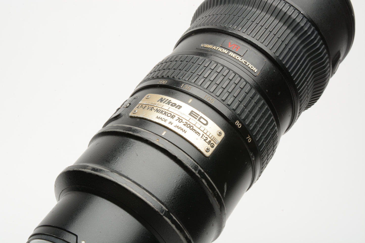 Nikon ED AF-S VR Nikkor 70-200mm f2.8G, Hood+Caps, Bargain, Good!