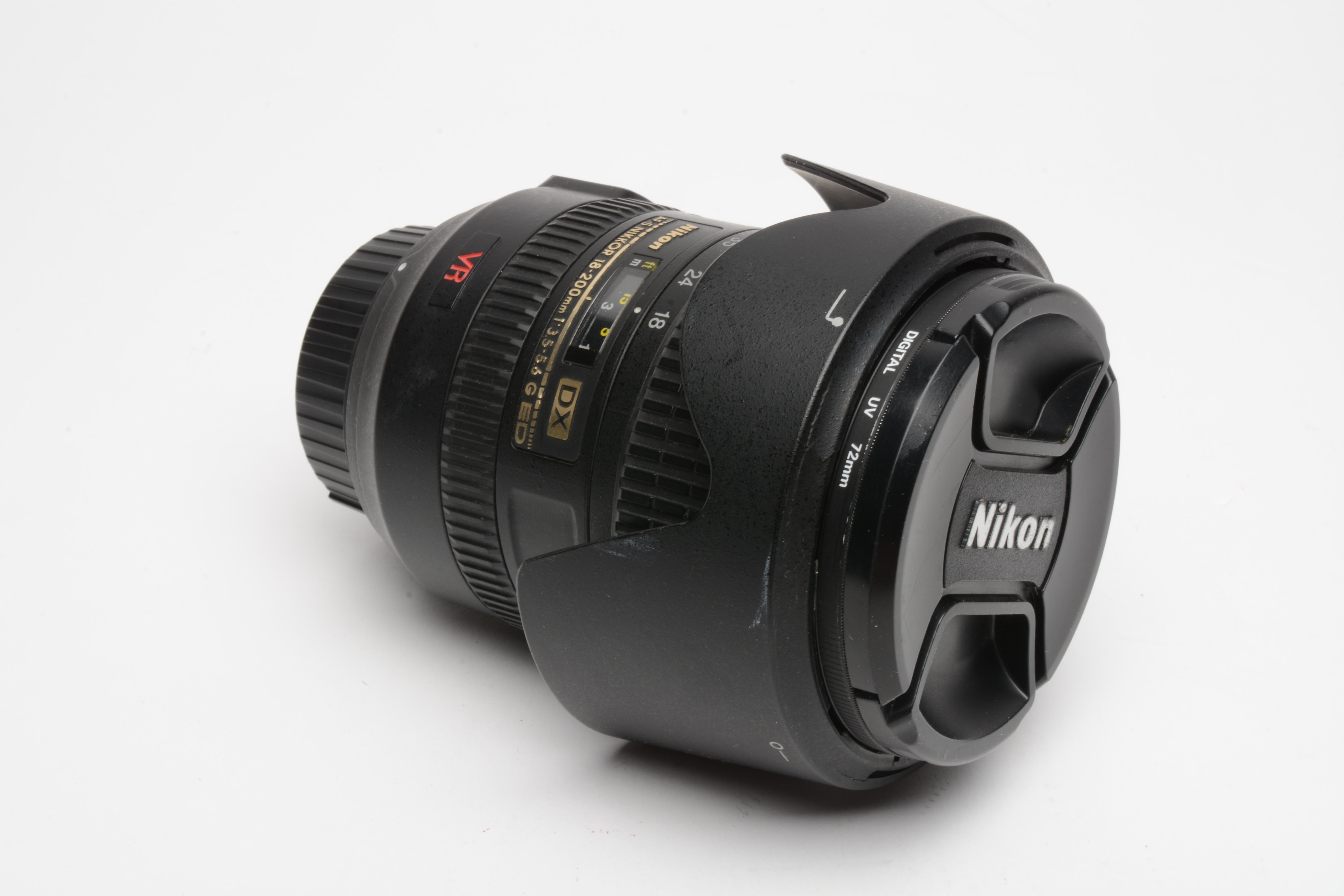 Nikon AF-S Nikkor 18-200mm F3.5-5.6 G ED VR DX zoom lens