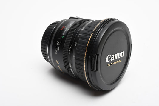 Canon EF 20-35mm f3.5-4.5 USM  compact zoom lens, caps, Mint-