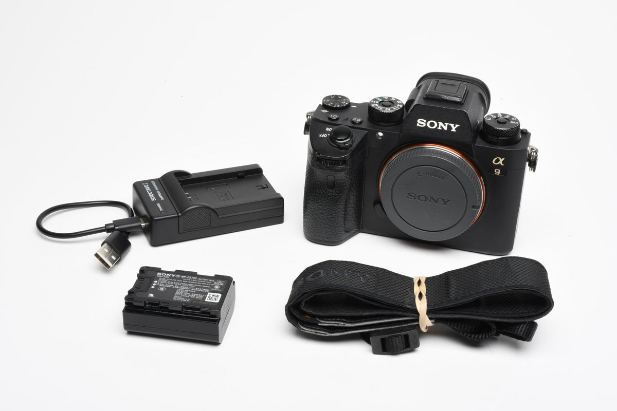 Sony A9 Mirrorless Body, batt+charger, 11,665 acts, Tested, Great! ILCE-9