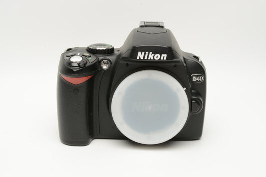 Nikon D40 DSLR body, batt+charger, ONLY 1165 Acts!! Great