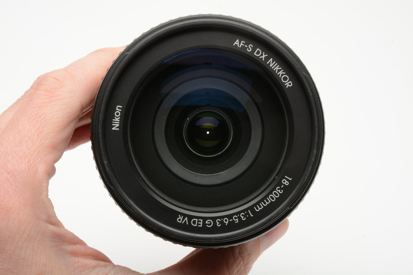 Nikon AF-S Nikkor 18-300mm f3.5-6.3G ED VR DX zoom, caps, near mint *READ