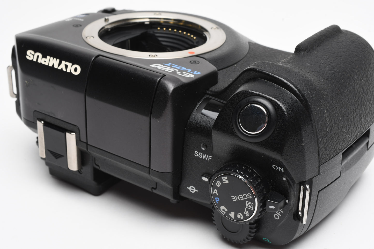 Olympus E-300 8MP Digital camera body, Batt+charger, Tested