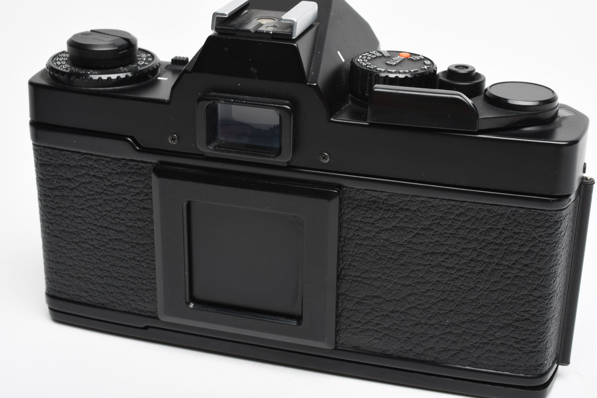 Mamiya ZE-2 35mm SLR w/50mm f1.7 lens, Case, New Seals, Great!