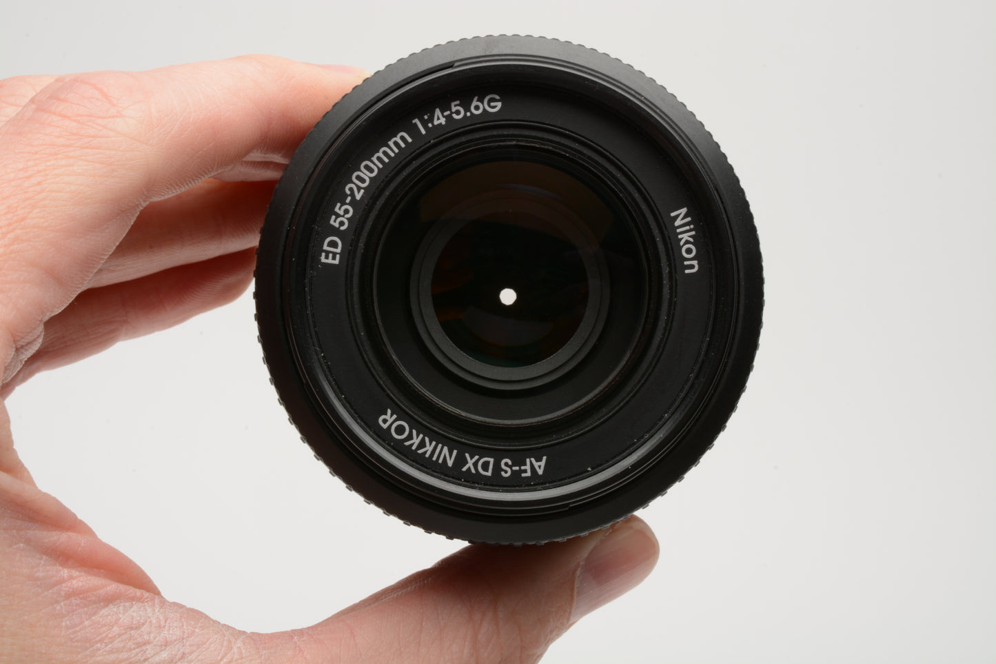 Nikon AFS Nikkor 55-200mm F4-5.6G ED DX VR zoom lens, caps, pouch, Clean