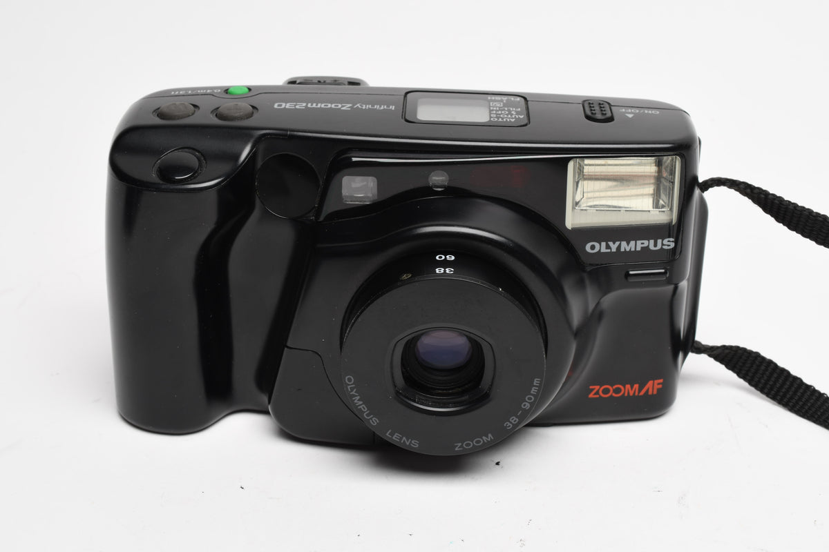 Olympus Infinity Zoom 230 35mm Point&Shoot camera w/38-90mm Zoom