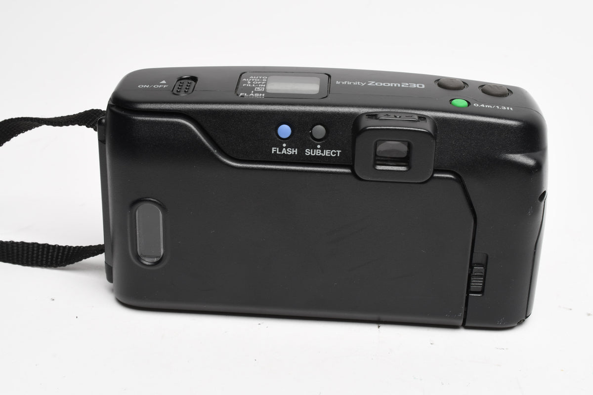 Olympus Infinity Zoom 230 35mm Point&Shoot camera w/38-90mm Zoom