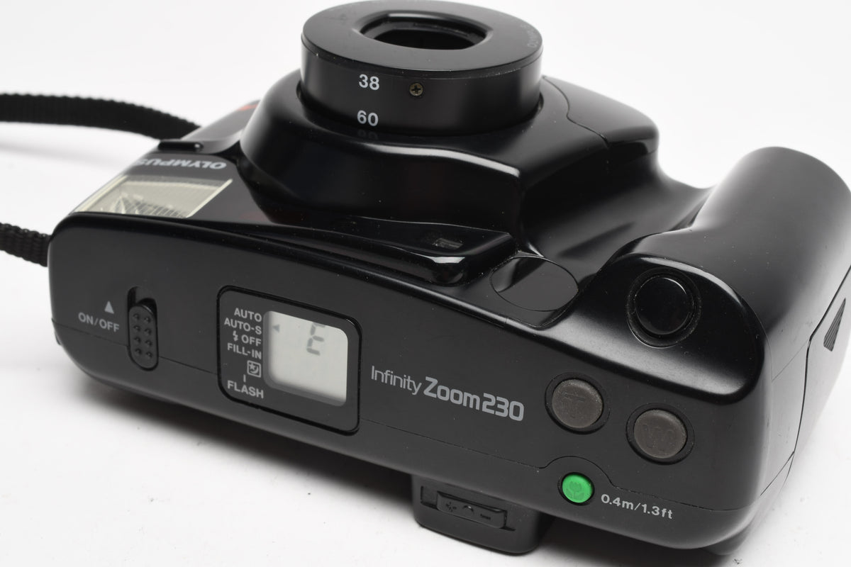 Olympus Infinity Zoom 230 35mm Point&Shoot camera w/38-90mm Zoom