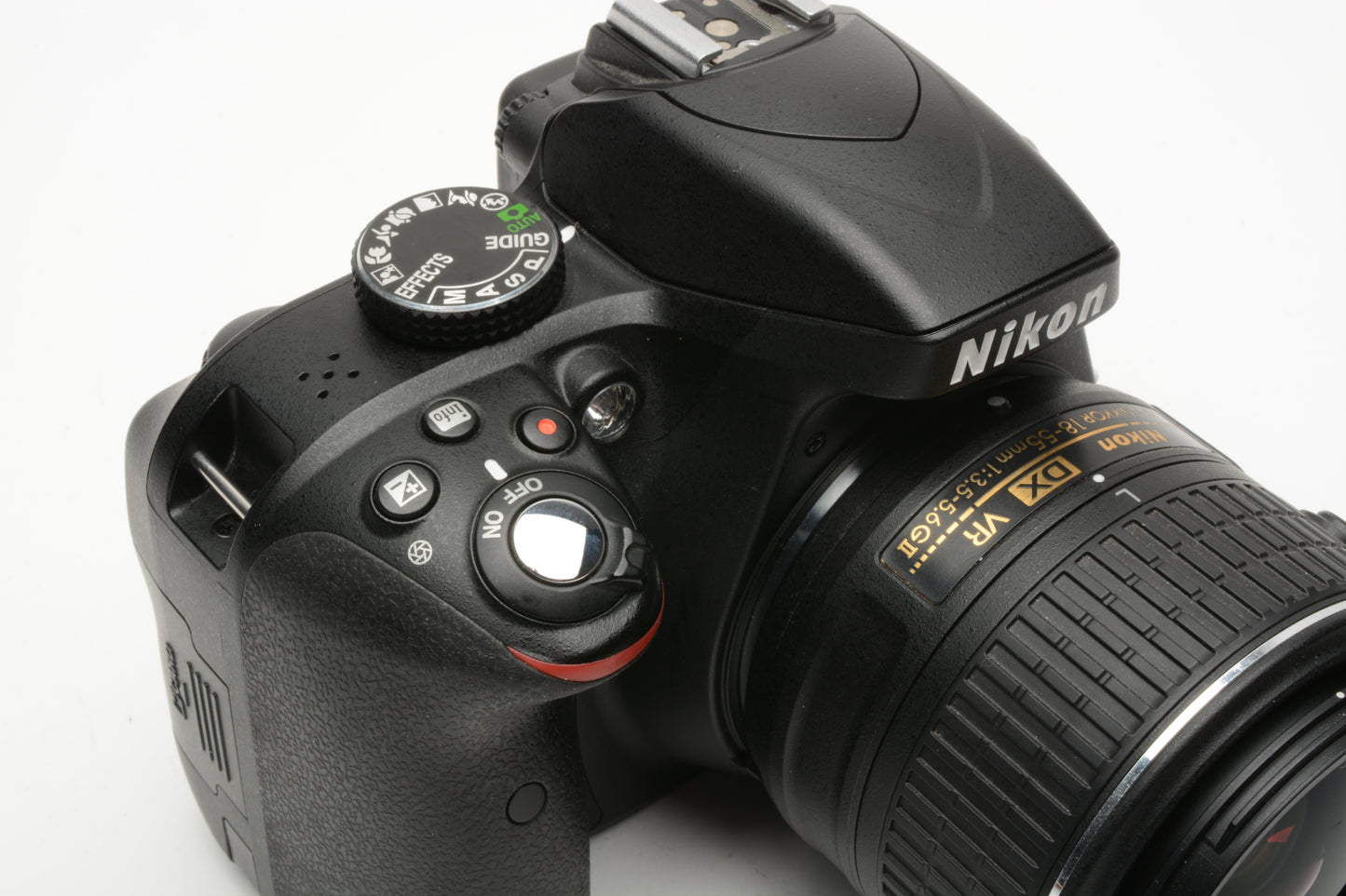 Nikon D3300 DSLR w/18-55mm zoom 2Batts, charger, strap, Only 6698 Acts!!