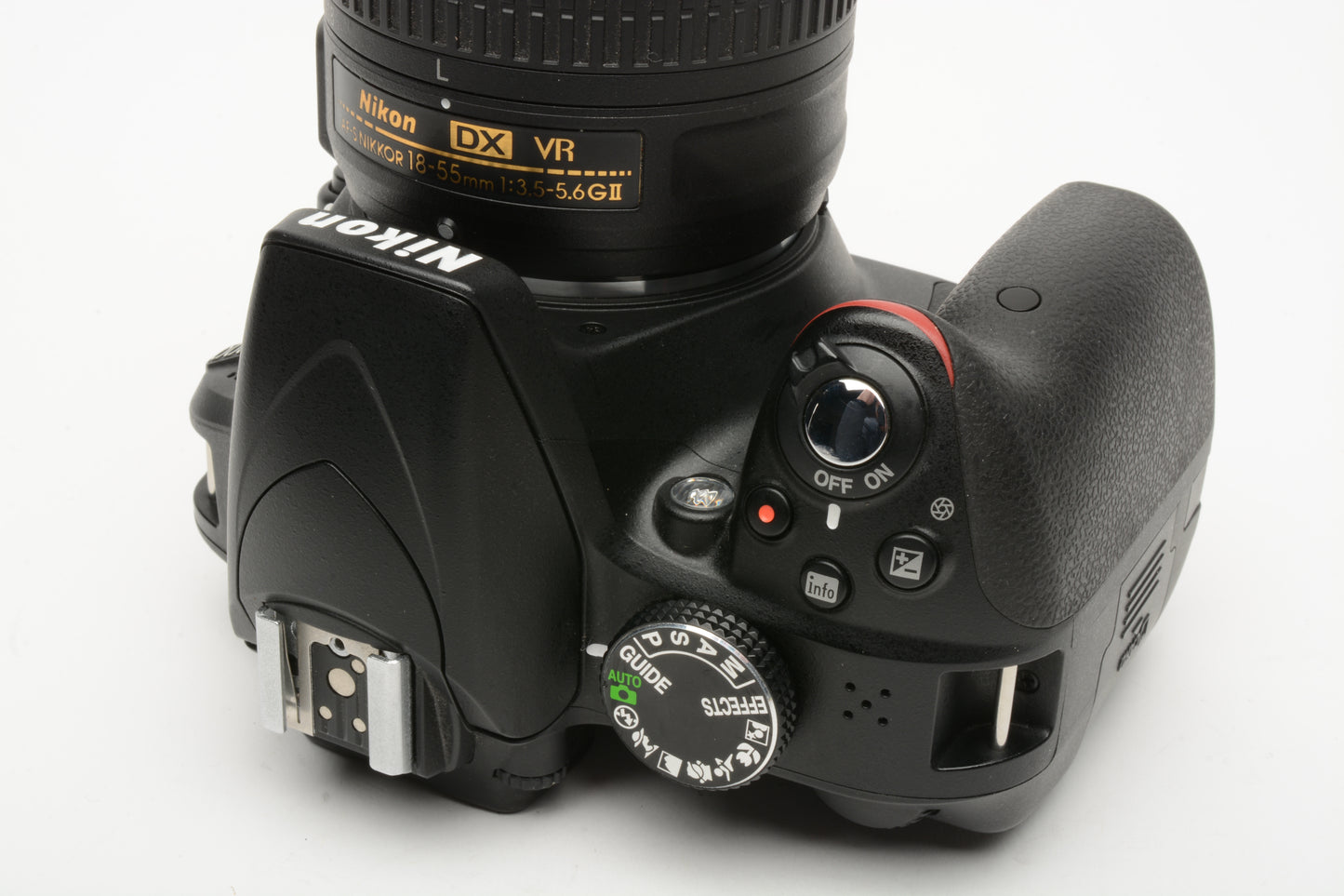 Nikon D3300 DSLR w/18-55mm zoom 2Batts, charger, strap, Only 6698 Acts!!