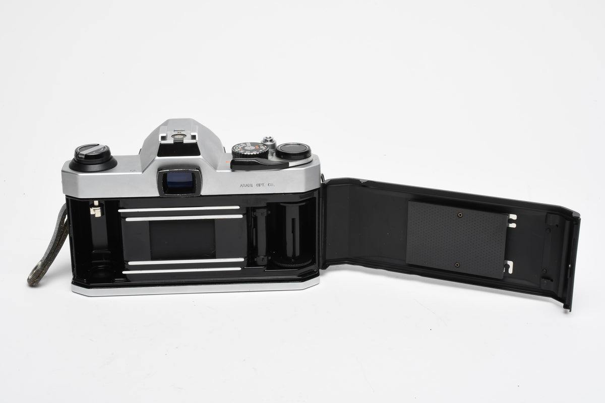 Pentax K1000 SE 35mm SLR w/50mm f2 lens, New seals, strap, Great!