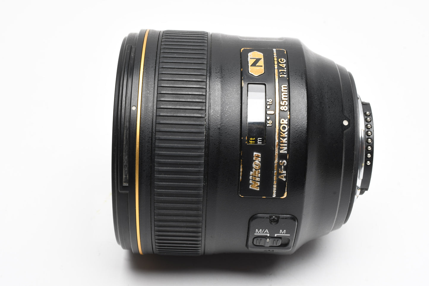 Nikon Nikkor 85mm f1.4G lens w/Caps, Box, Very sharp!