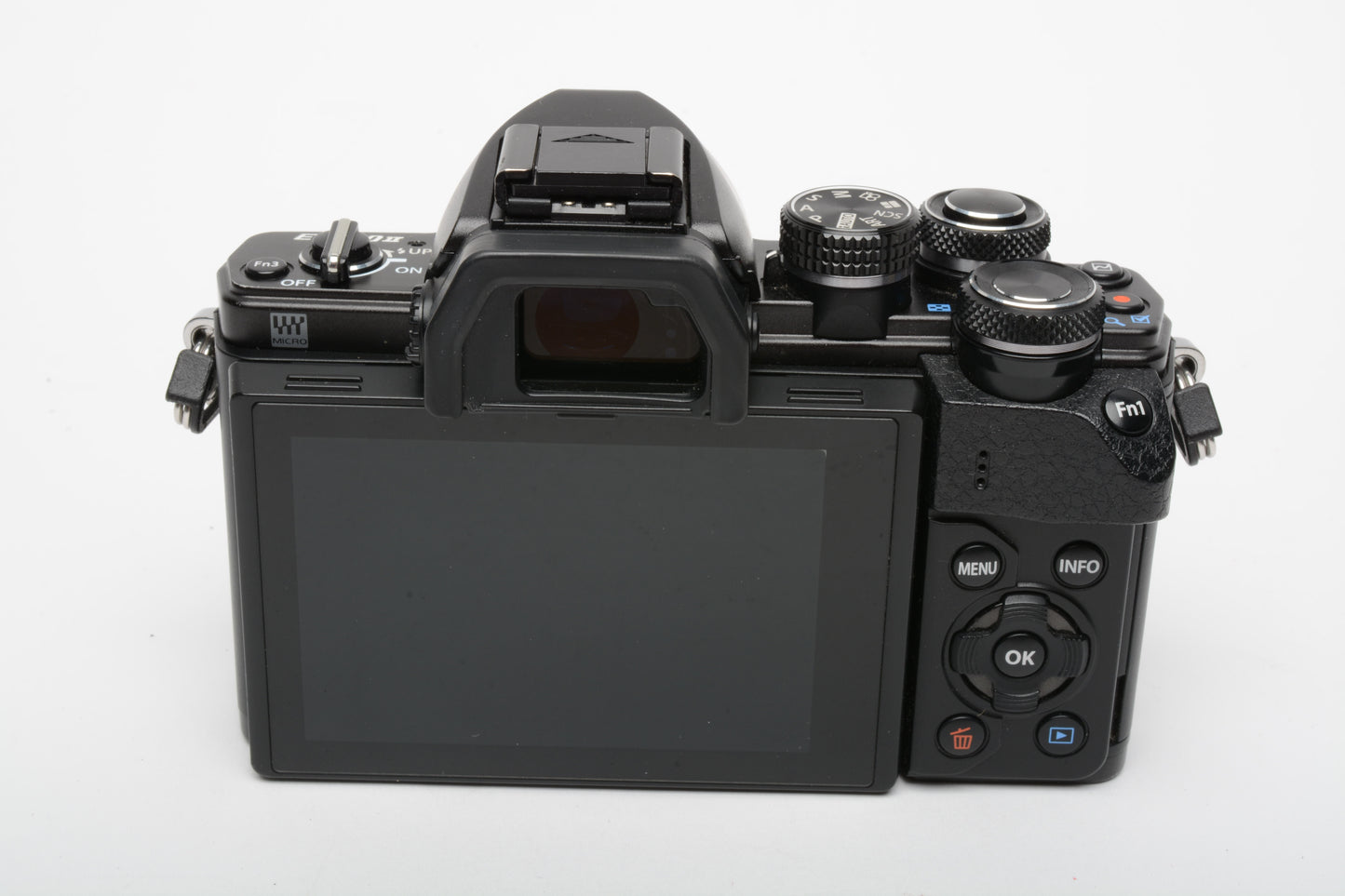 Olympus OM-D E-M10 II Black body, 13,355 Actuations, batt+charger+strap, Clean!]