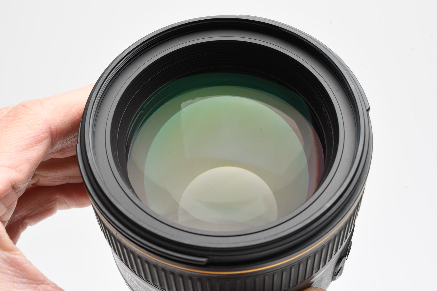 Nikon Nikkor 85mm f1.4G lens w/Caps, Box, Very sharp!