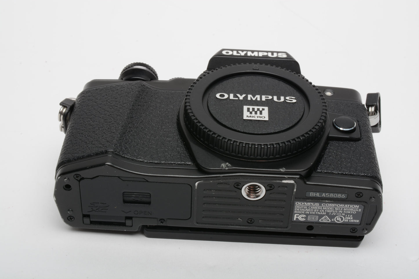 Olympus OM-D E-M10 II Black body, 13,355 Actuations, batt+charger+strap, Clean!]