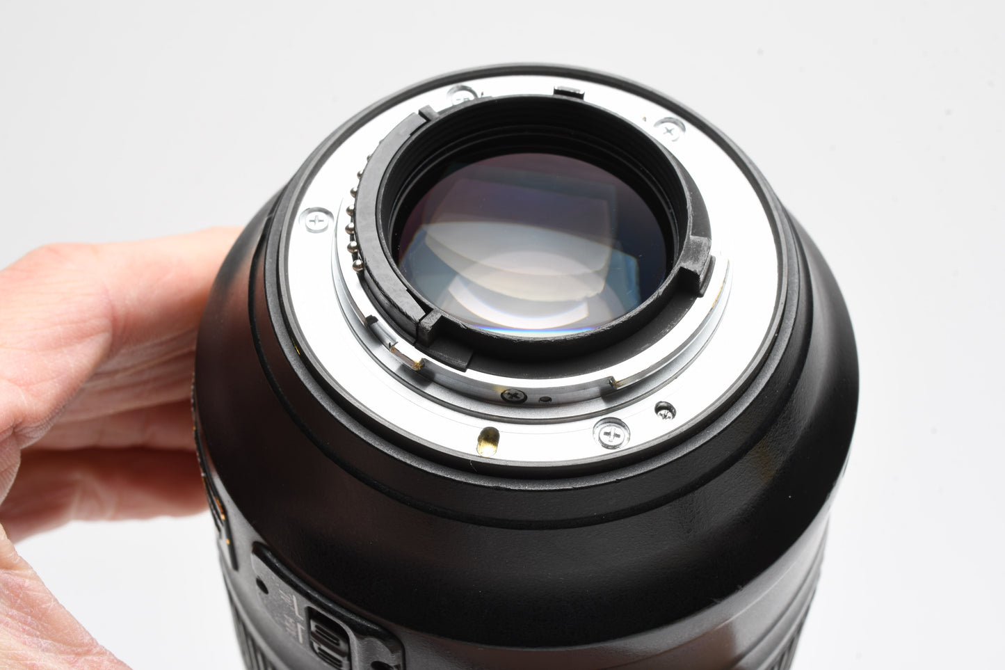 Nikon Nikkor 85mm f1.4G lens w/Caps, Box, Very sharp!