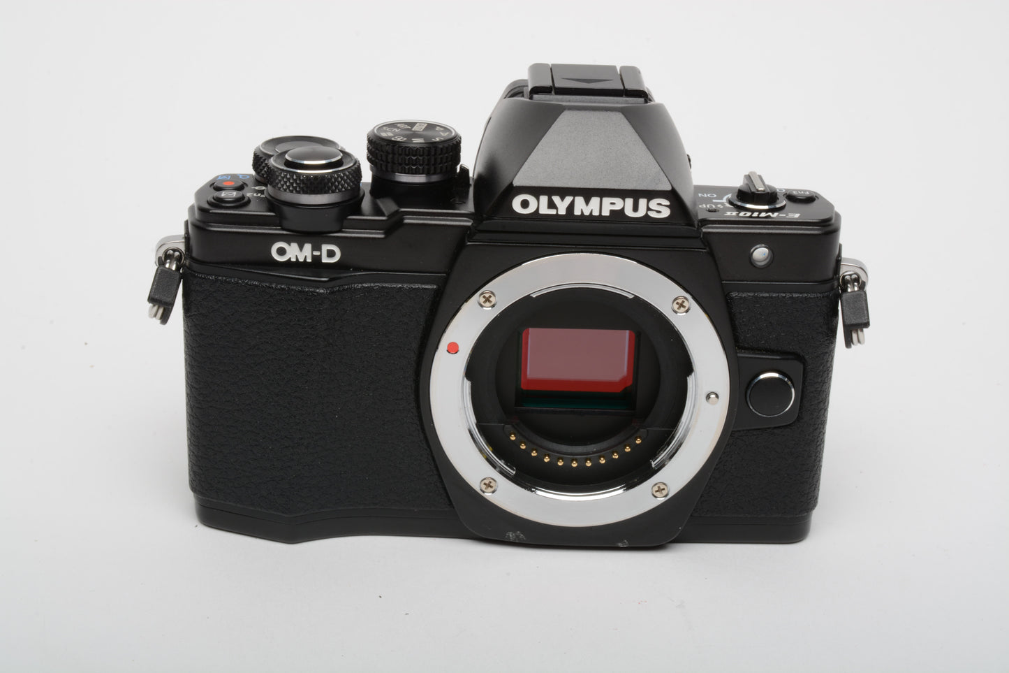 Olympus OM-D E-M10 II Black body, 13,355 Actuations, batt+charger+strap, Clean!]