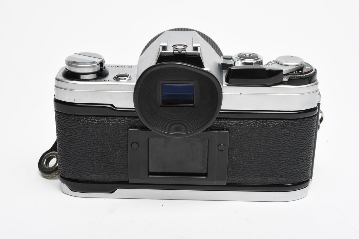 Canon AE-1 35mm SLR Camera w/35-70mm Zoom, New Seals, Case, Great