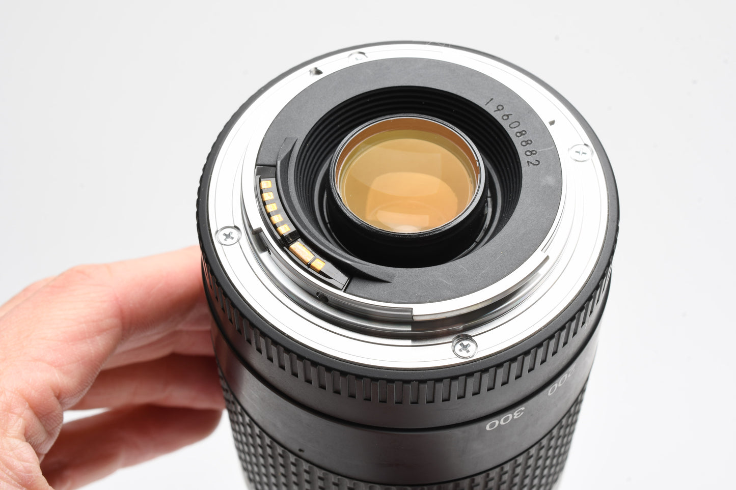 Canon EF 75-300mm f4-5.6 III Telephoto zoom, caps + UV filter
