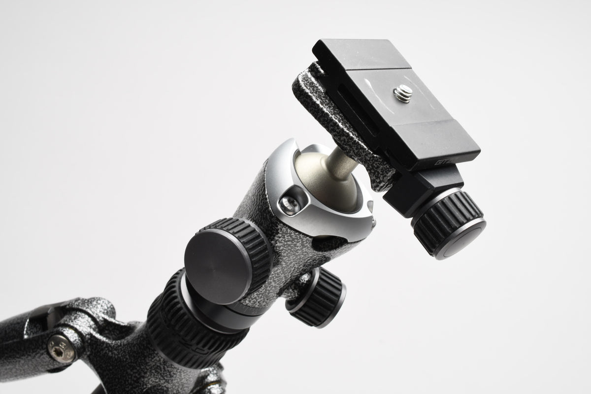 Gitzo GT1555T Series 1 Traveler Carbon Fiber 5-Section Tripod